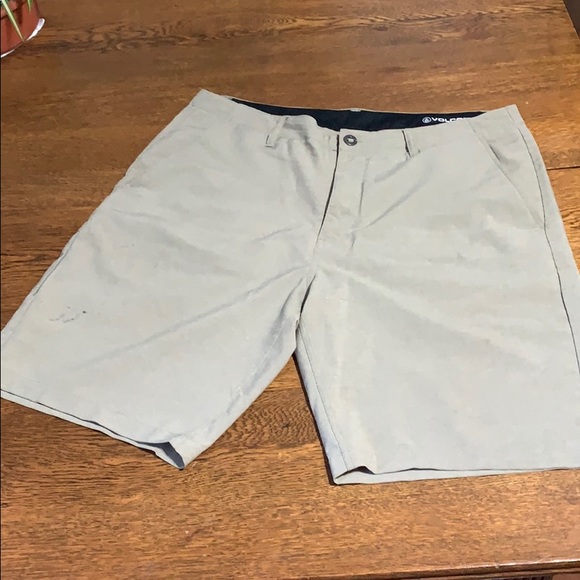 Volcom Other - VOLCOM SURF & TURF TAN STRETCH SHORTS SIZE 36